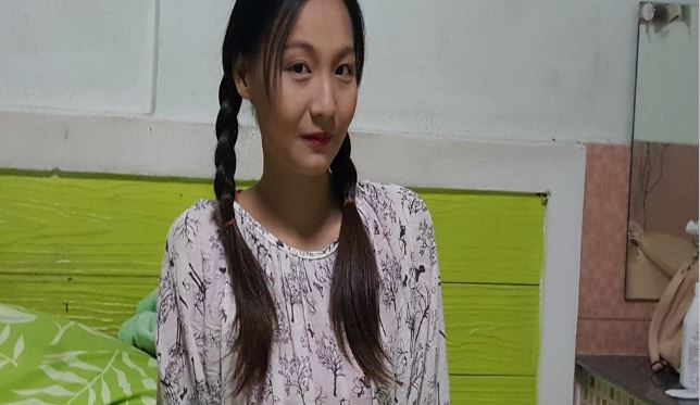 Das geile Thai Teen Girl Anta-girl filmt sich beim Sex. Geile Teen Pornos