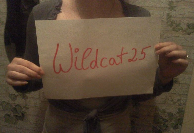 Wildcat25 zeigt ihre Nackt Selfies im Internet